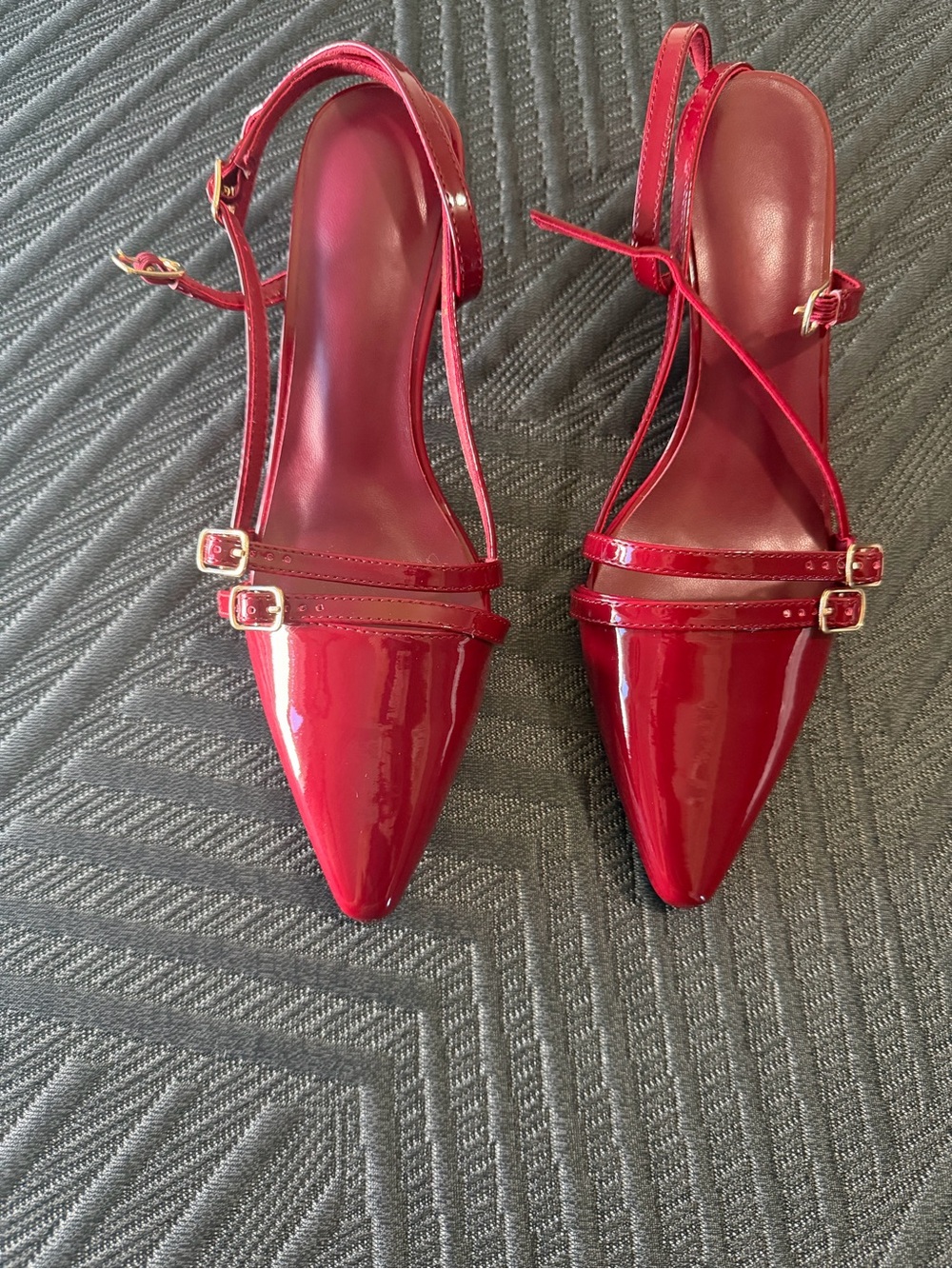 Marrón Patent Pointed-Toe Slingback kitten heels - Picture 2 of 5